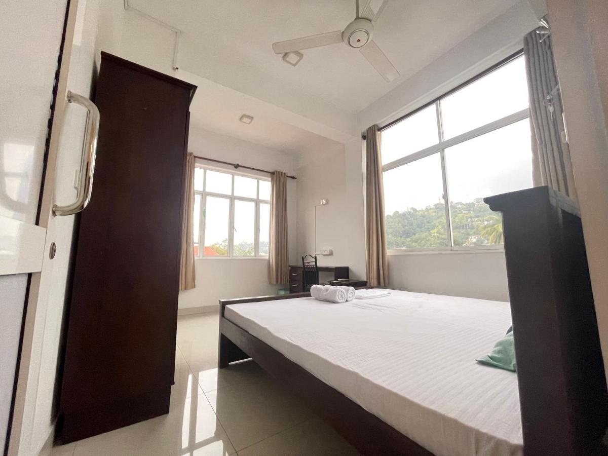 Smile Hub Kandy -Youth Hostel- Luaran gambar