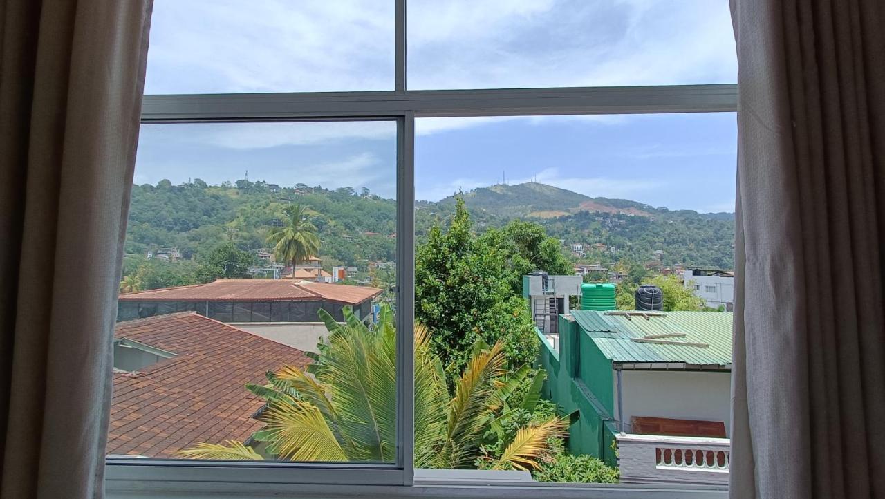 Smile Hub Kandy -Youth Hostel- Luaran gambar