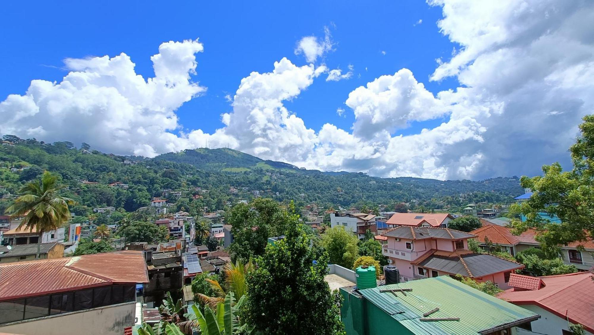 Smile Hub Kandy -Youth Hostel- Luaran gambar