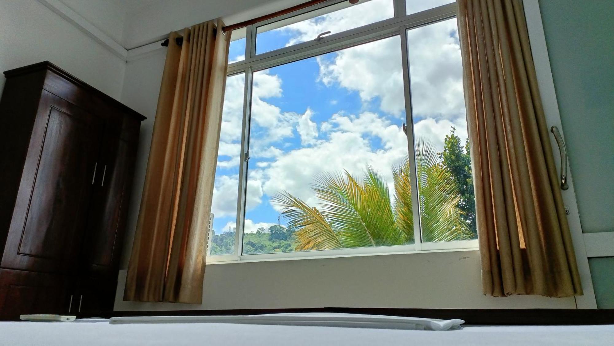 Smile Hub Kandy -Youth Hostel- Luaran gambar