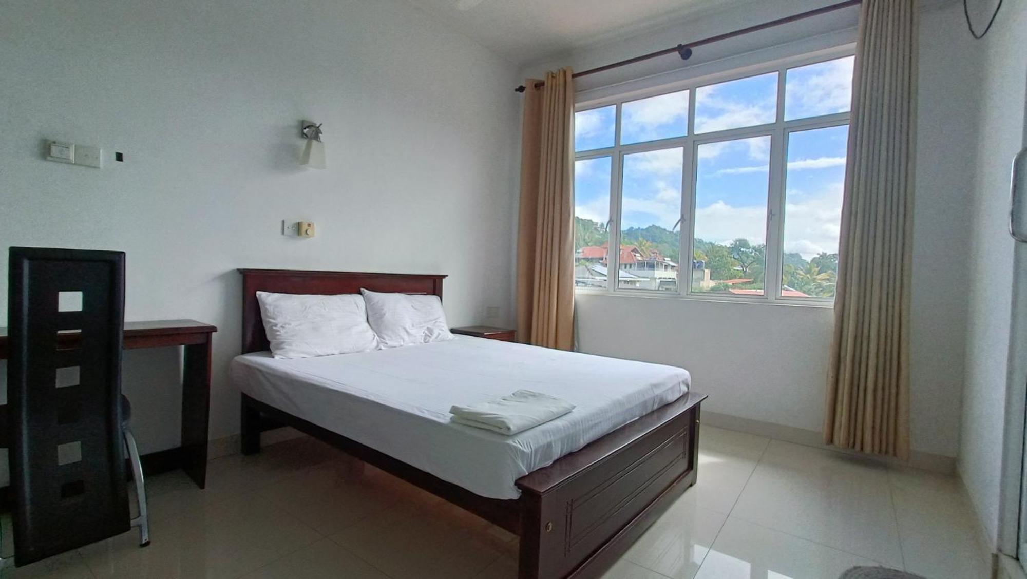 Smile Hub Kandy -Youth Hostel- Luaran gambar