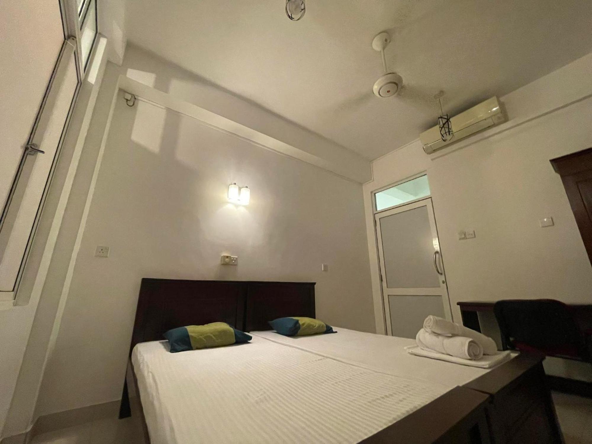 Smile Hub Kandy -Youth Hostel- Luaran gambar